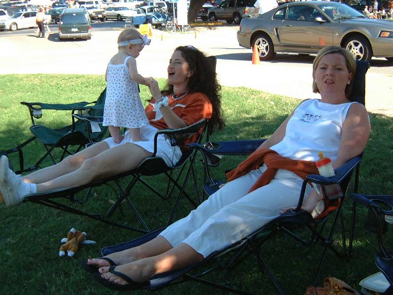 2002/09(Sept)/02(Tailgate)/800x600_2002-09-21-04-TX-Tailgaters.JPG