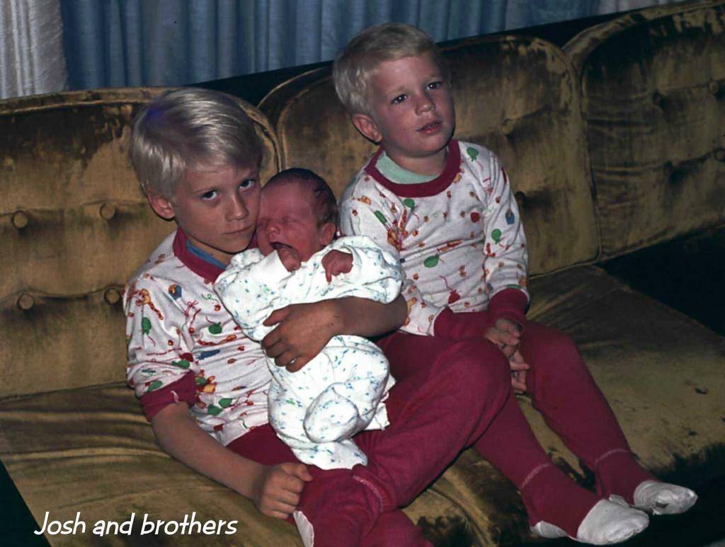 2002/10(Oct)/02(Josh-Child)/1024x768_1976-04-29-3-Josh-Comes-Home.JPG