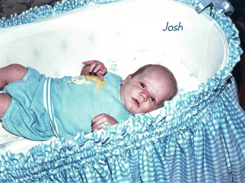 2002/10(Oct)/02(Josh-Child)/1024x768_1976-06-03-Josh-2-months.JPG