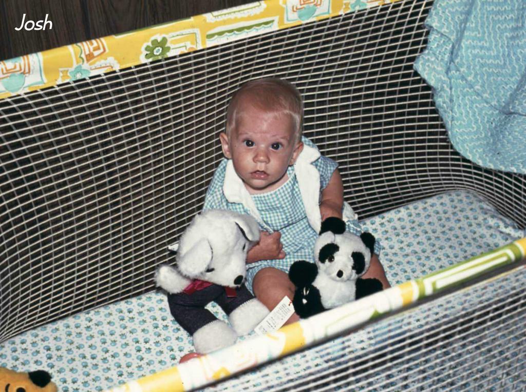 2002/10(Oct)/02(Josh-Child)/1024x768_1976-08-3-Baby-Josh.JPG