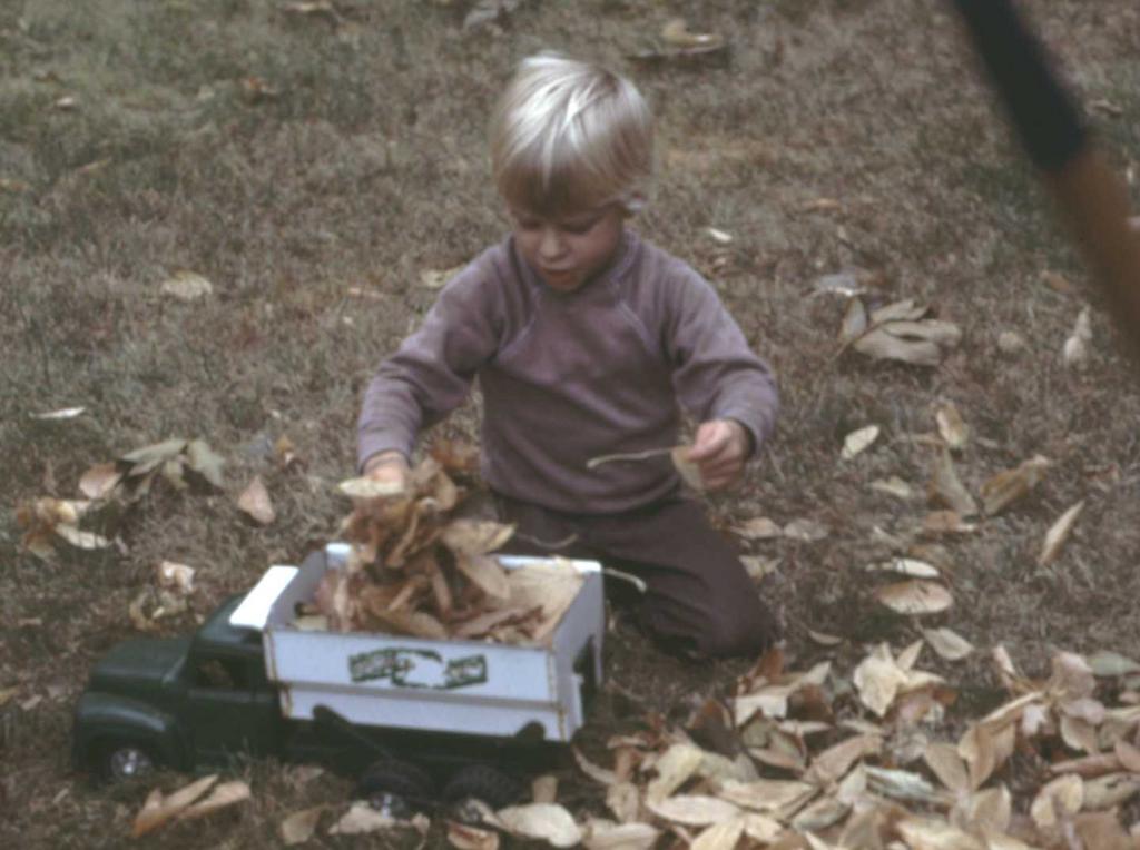 1979-10-Josh-Leaves-MV.jpg