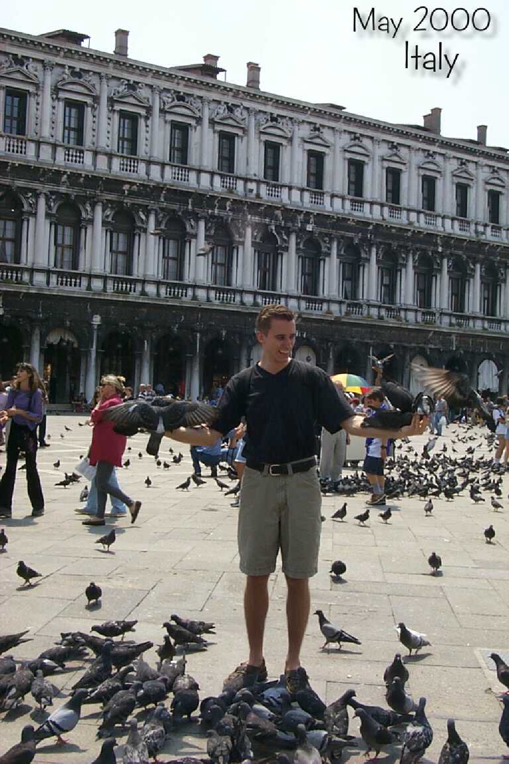 2002/10(Oct)/02(Josh-Child)/1024x768_2000-05-Josh-Italy.jpg