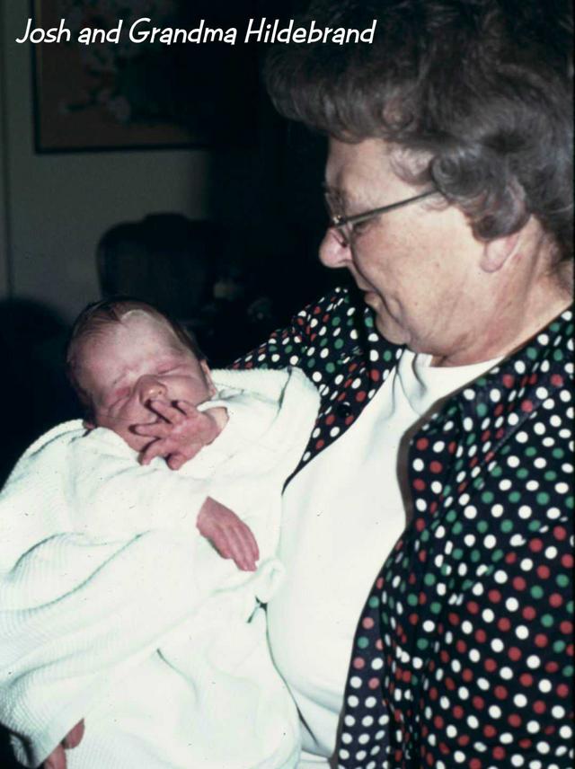 1976-05-06-01-Grandparents-Leaving.JPG
