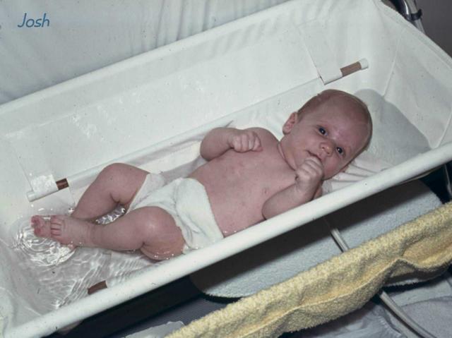 2002/10(Oct)/02(Josh-Child)/640x480_1976-06-10-Josh-2-months.JPG