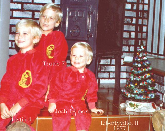 1977-11-Christmas-Pic.jpg
