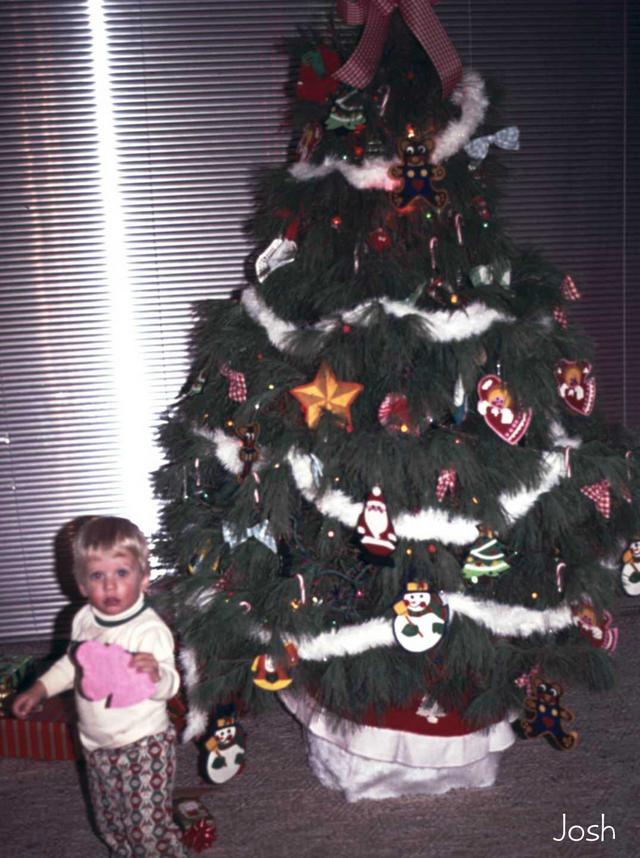 1977-12-Christmas-2.JPG
