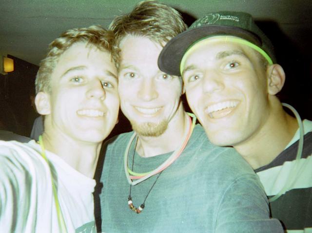 1994-06-GRAD-PARTY-JOSH03.jpg