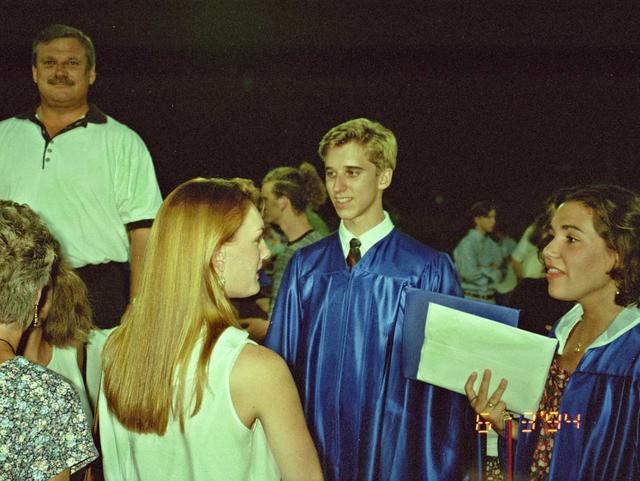 1994-06-GRADUATION-JOSH03.jpg