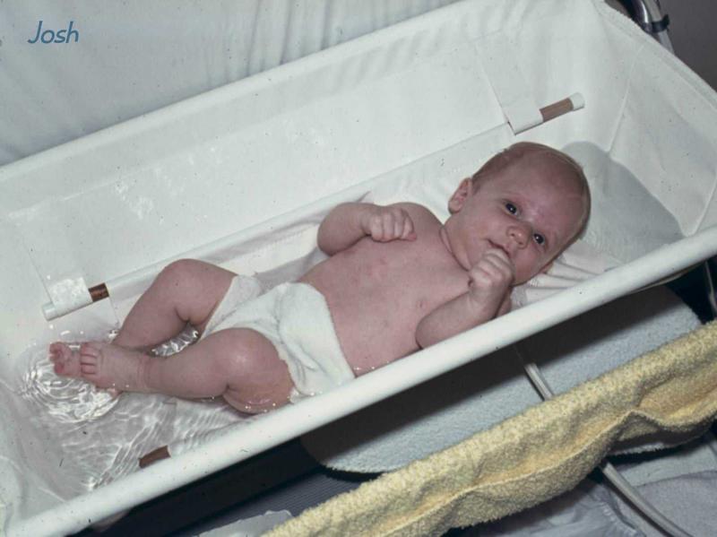 2002/10(Oct)/02(Josh-Child)/800x600_1976-06-10-Josh-2-months.JPG