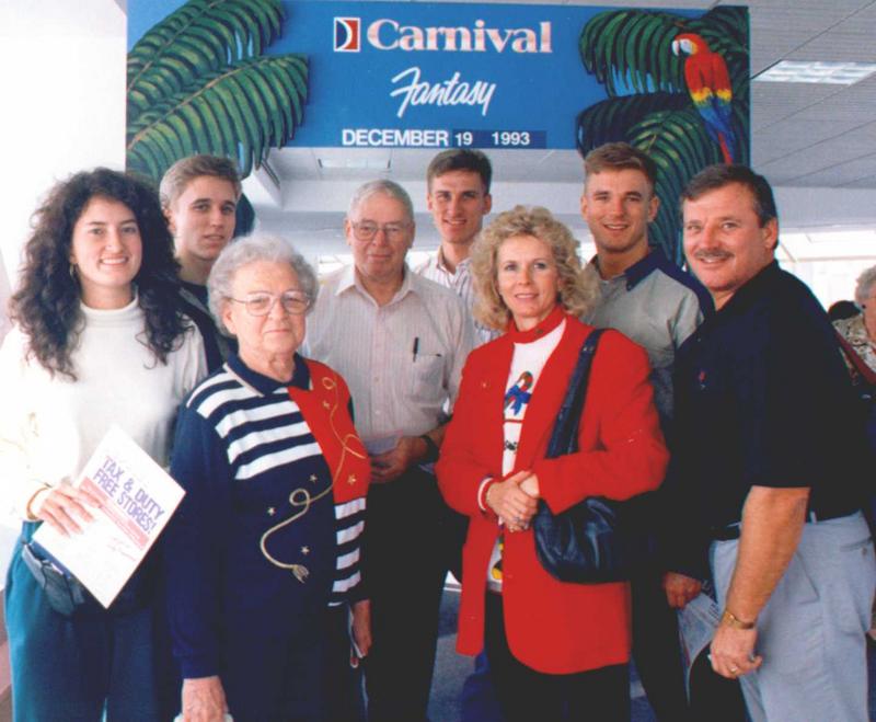 1993-12-Family-Carnival-Cruise.jpg