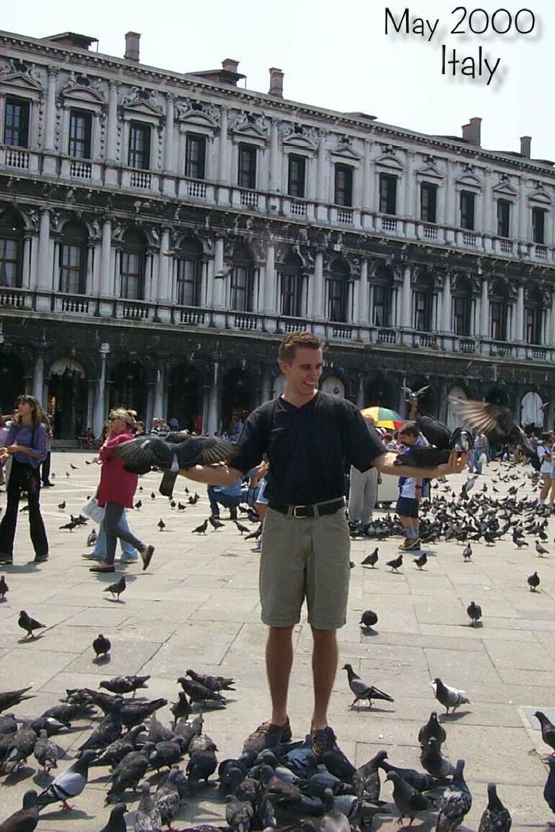 2002/10(Oct)/02(Josh-Child)/800x600_2000-05-Josh-Italy.jpg