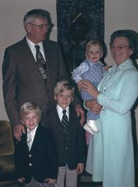 1977-03-5-Easter.JPG
