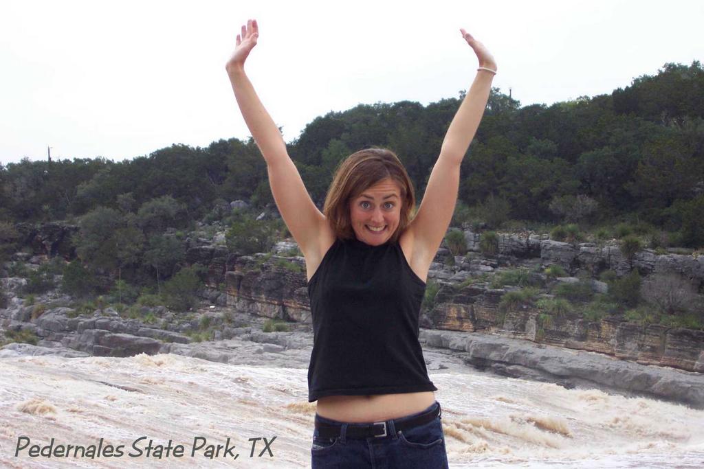 2002/10(Oct)/03(Heather-Child)/1024x768_2001-11-Pedernales.JPG