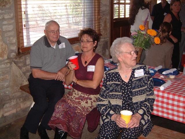 2002/10(Oct)/05(Rehearsal-Dinner)/640x480_2002-10-12-13-REHEARSAL.JPG