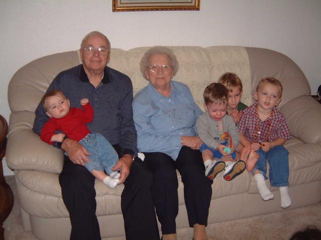2002/10(Oct)/06(Wedding-Weekend-Misc)/640x480_2002-10-14-121751-POST-WEDDING.JPG