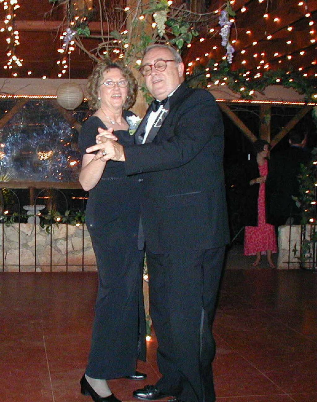 2002/10(Oct)/07(Wedding-Part-3)/1024x768_2002-10-FZ-WEDDING.JPG