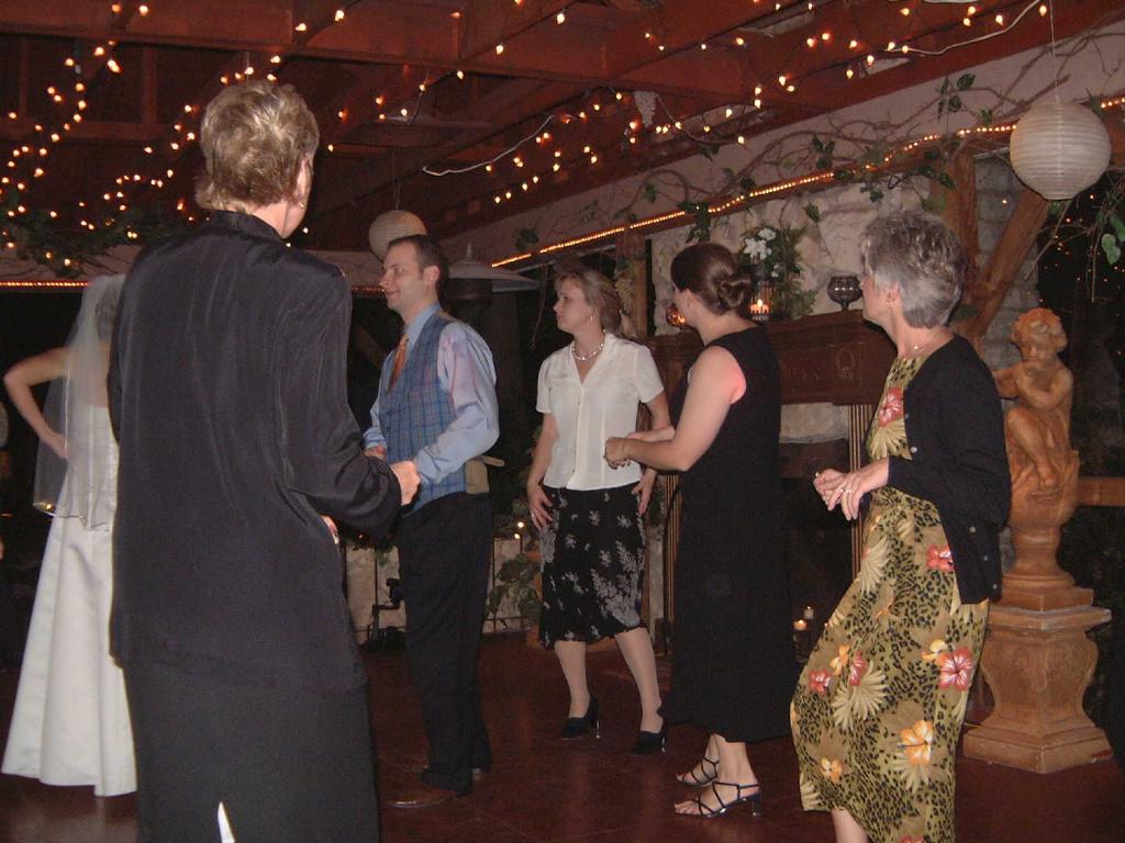 2002/10(Oct)/07(Wedding-Part-3)/1024x768_2002-10-GG-WEDDING.JPG