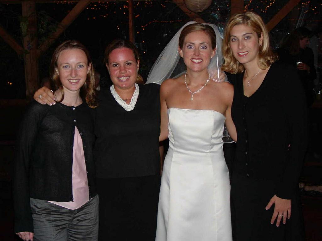 2002/10(Oct)/07(Wedding-Part-3)/1024x768_2002-10-GI-WEDDING.JPG