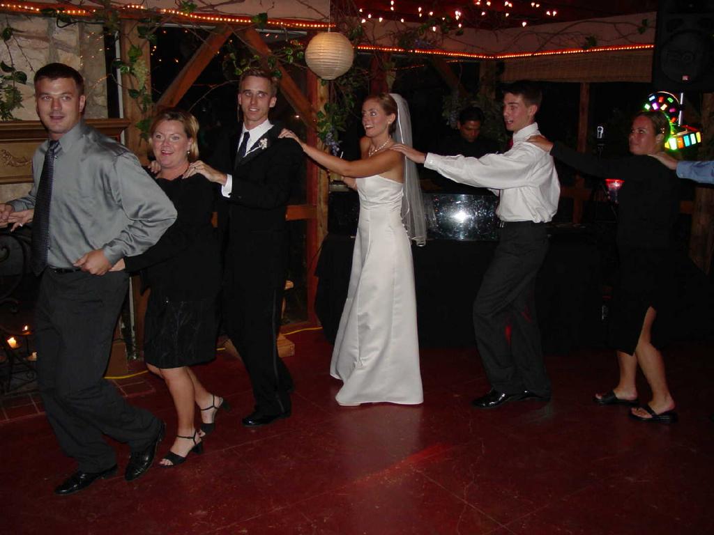 2002/10(Oct)/07(Wedding-Part-3)/1024x768_2002-10-HK-WEDDING.JPG