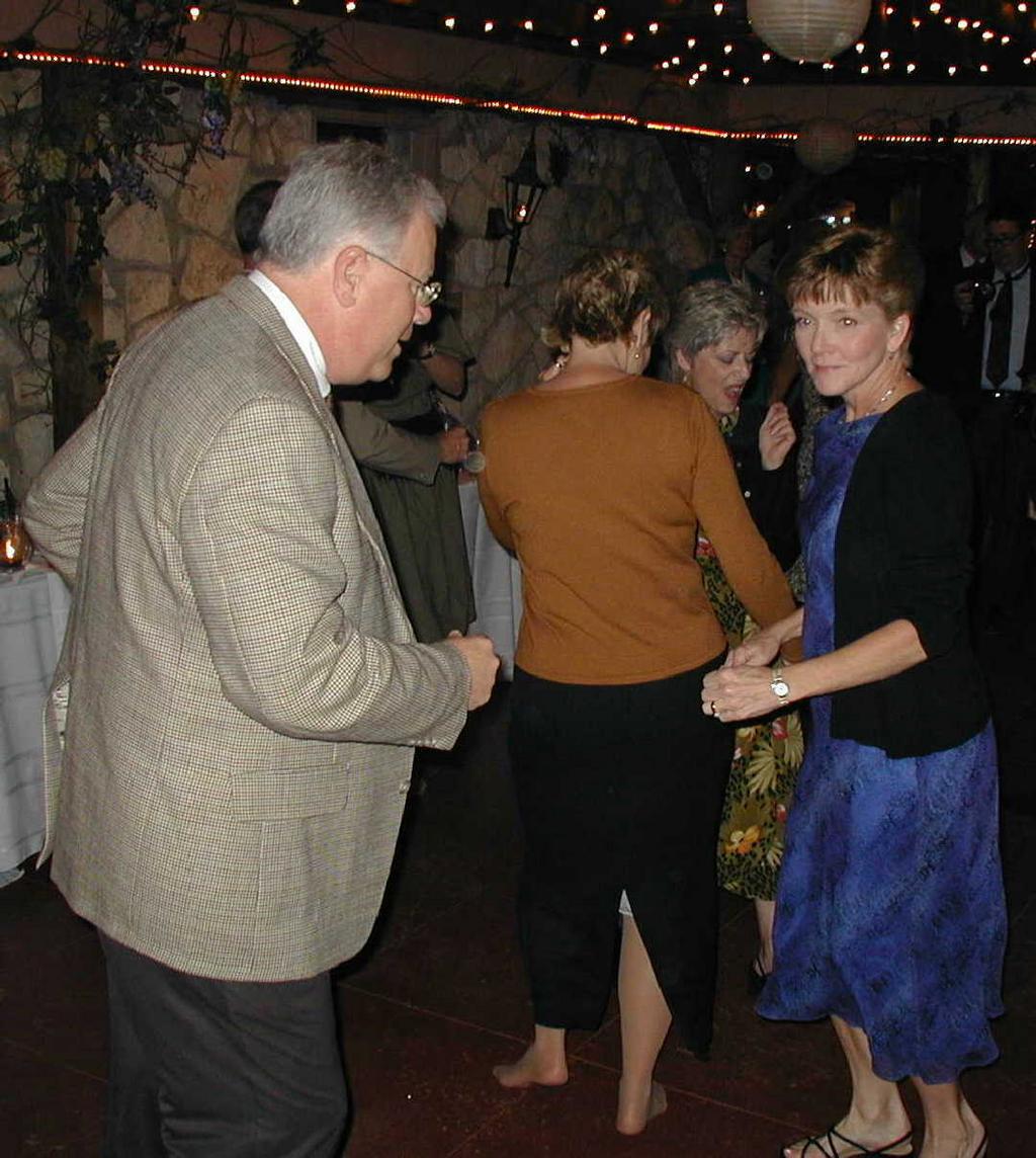2002/10(Oct)/07(Wedding-Part-3)/1024x768_2002-10-HN-WEDDING.JPG