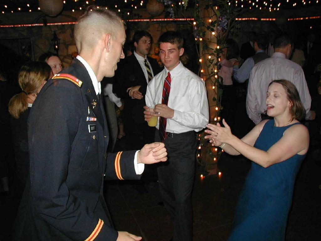 2002/10(Oct)/07(Wedding-Part-3)/1024x768_2002-10-HP-WEDDING.JPG