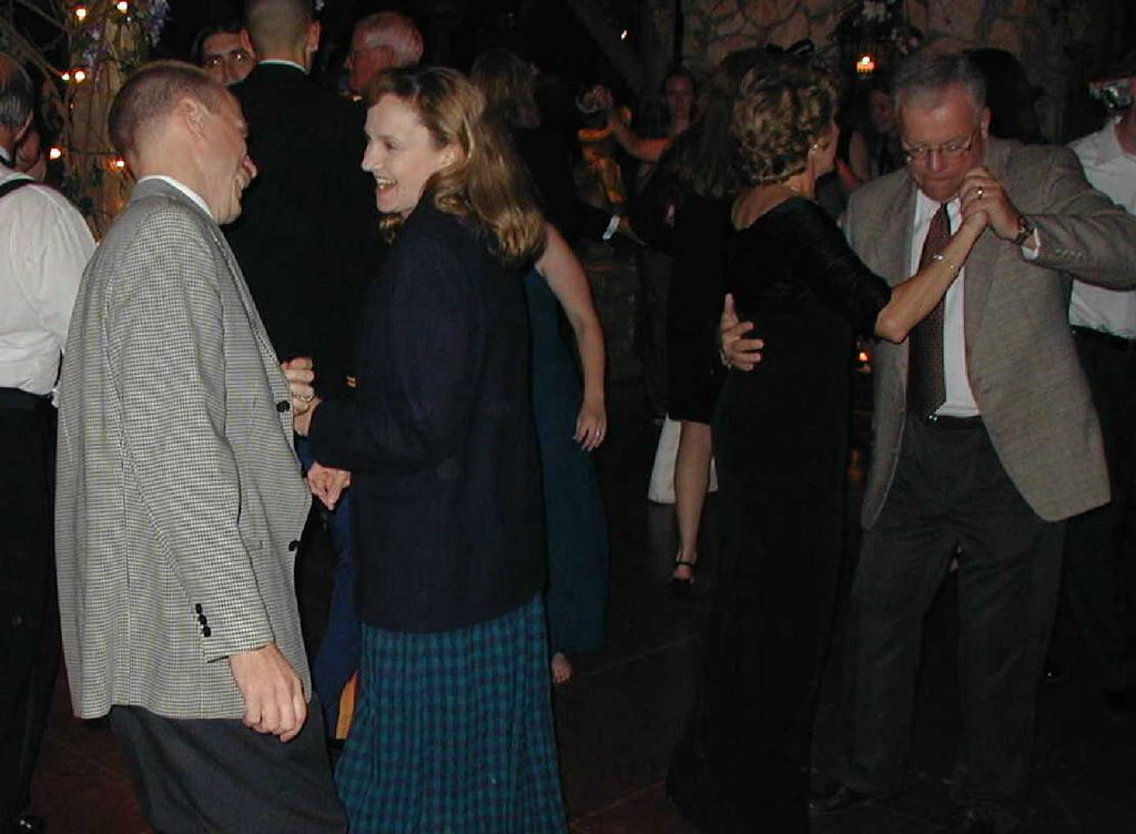 2002/10(Oct)/07(Wedding-Part-3)/1024x768_2002-10-ID-WEDDING.JPG