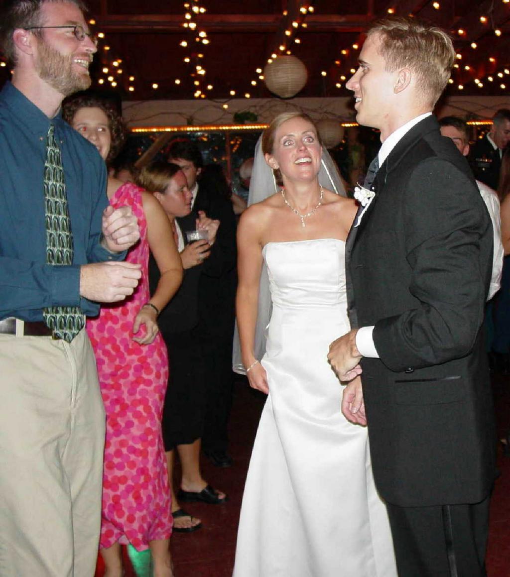 2002/10(Oct)/07(Wedding-Part-3)/1024x768_2002-10-IJ-WEDDING.JPG