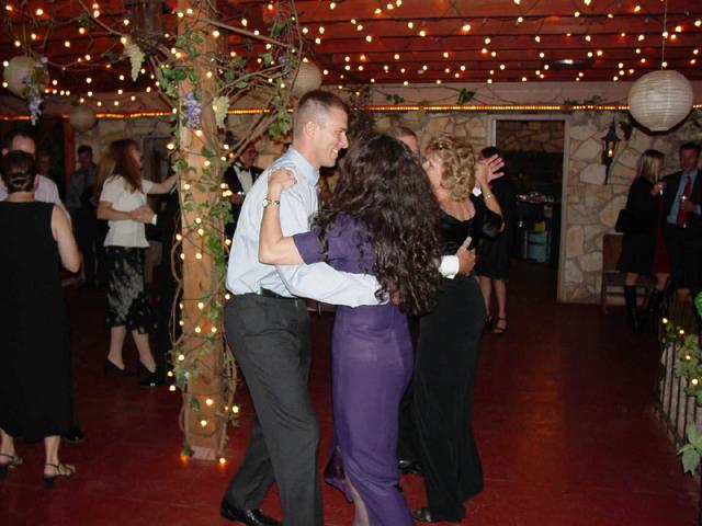 2002/10(Oct)/07(Wedding-Part-3)/640x480_2002-10-FX-WEDDING.JPG