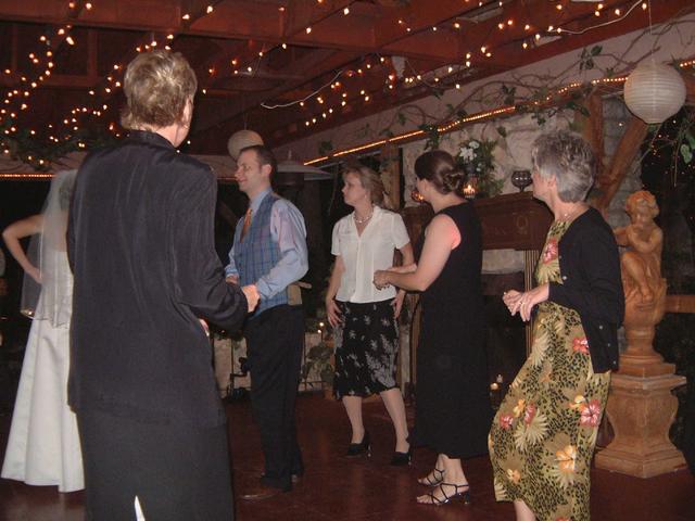 2002/10(Oct)/07(Wedding-Part-3)/640x480_2002-10-GG-WEDDING.JPG