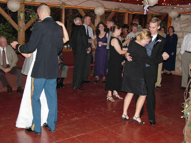 2002/10(Oct)/07(Wedding-Part-3)/640x480_2002-10-GQ-WEDDING.JPG