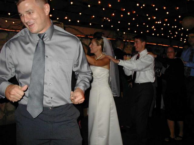 2002/10(Oct)/07(Wedding-Part-3)/640x480_2002-10-HI-WEDDING.JPG