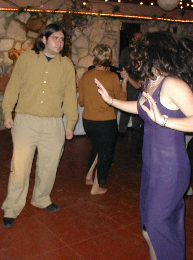 2002/10(Oct)/07(Wedding-Part-3)/640x480_2002-10-HQ-WEDDING.JPG