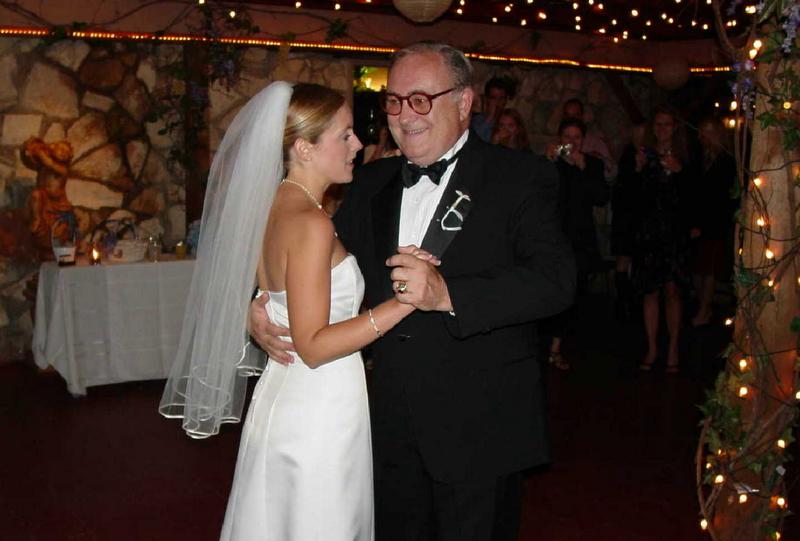 2002/10(Oct)/07(Wedding-Part-3)/800x600_2002-10-FQ-WEDDING.JPG