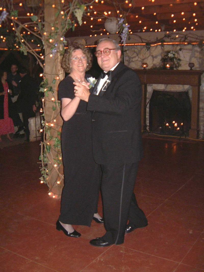 2002/10(Oct)/07(Wedding-Part-3)/800x600_2002-10-GA-WEDDING.JPG
