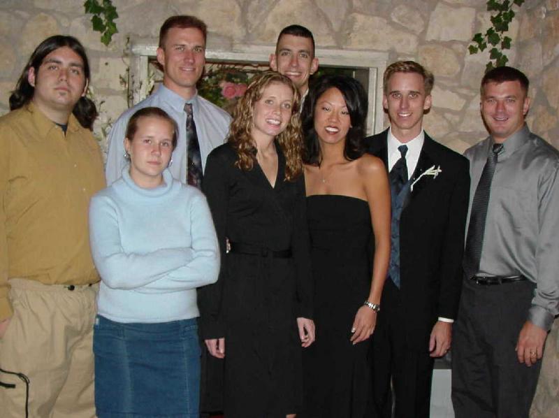2002/10(Oct)/07(Wedding-Part-3)/800x600_2002-10-GK-WEDDING.JPG