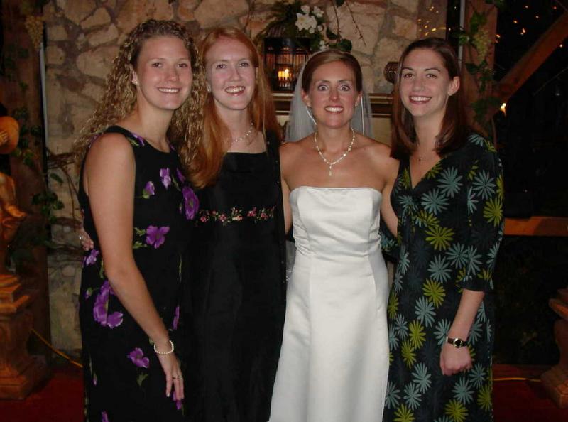 2002/10(Oct)/07(Wedding-Part-3)/800x600_2002-10-GM-WEDDING.JPG