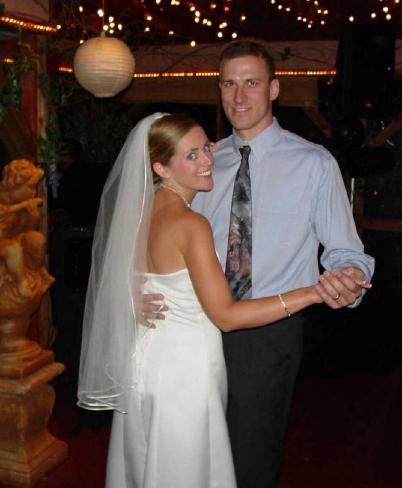 2002/10(Oct)/07(Wedding-Part-3)/800x600_2002-10-GN-WEDDING.JPG