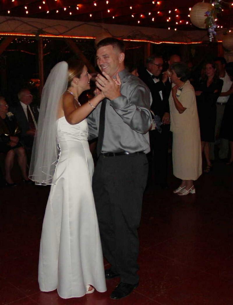 2002/10(Oct)/07(Wedding-Part-3)/800x600_2002-10-HF-WEDDING.JPG