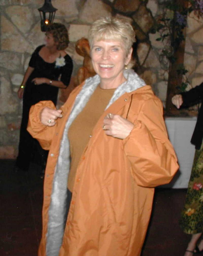 2002/10(Oct)/07(Wedding-Part-3)/800x600_2002-10-HR-WEDDING.JPG