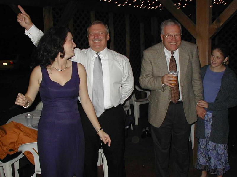 2002/10(Oct)/07(Wedding-Part-3)/800x600_2002-10-HX-WEDDING.JPG