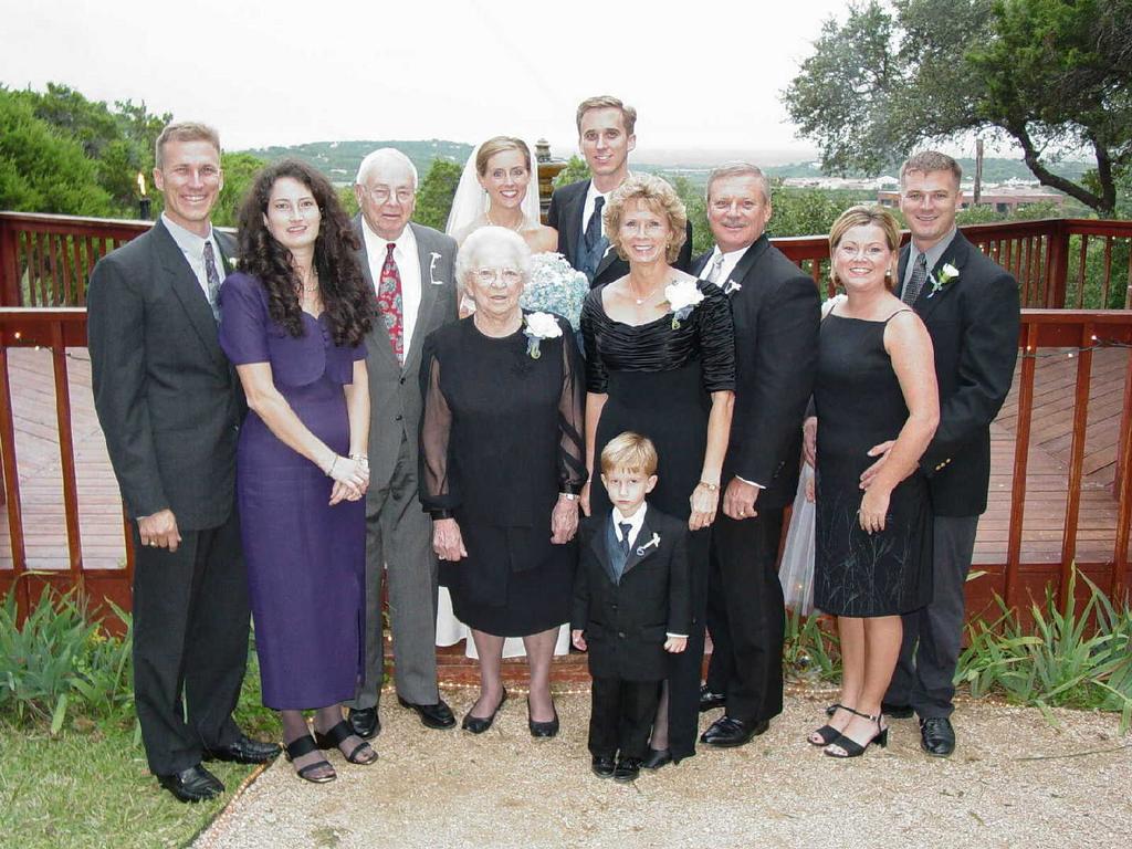 2002/10(Oct)/08(Wedding-Part-2)/1024x768_2002-10-DL-WEDDING.JPG