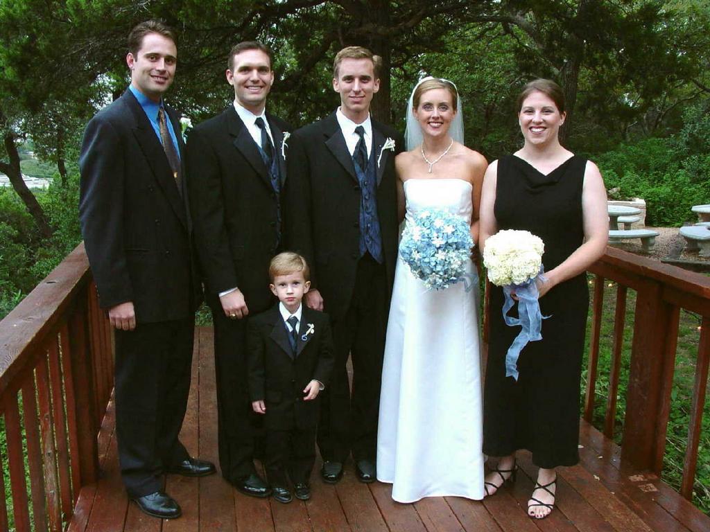 2002/10(Oct)/08(Wedding-Part-2)/1024x768_2002-10-EE-WEDDING.JPG