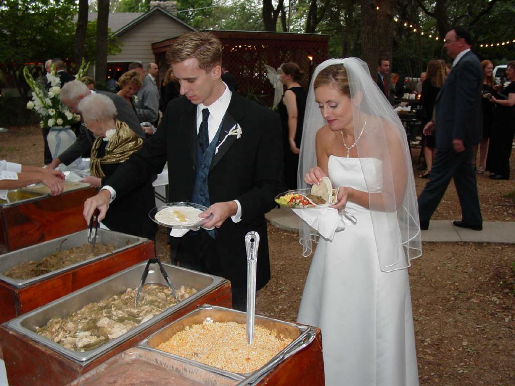 2002/10(Oct)/08(Wedding-Part-2)/1024x768_2002-10-EJ-WEDDING.JPG