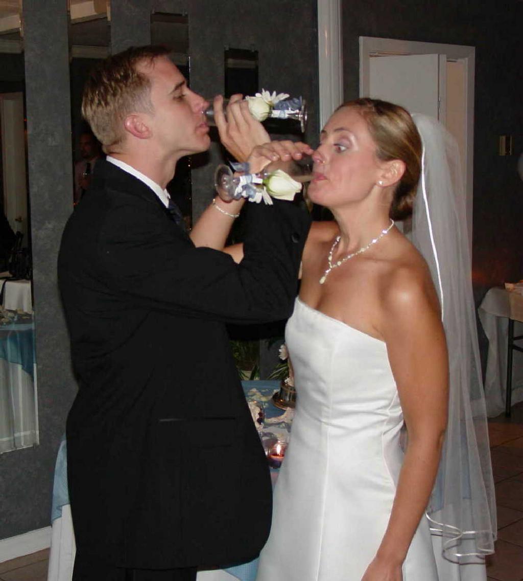2002/10(Oct)/08(Wedding-Part-2)/1024x768_2002-10-FF-WEDDING.JPG