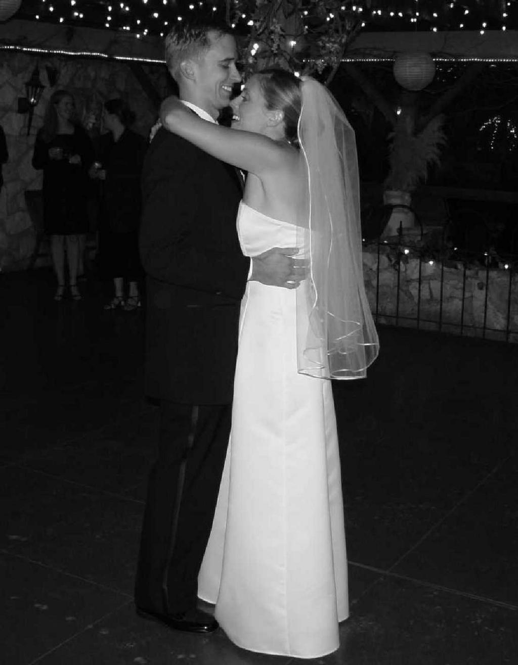 2002/10(Oct)/08(Wedding-Part-2)/1024x768_2002-10-FK-WEDDING.JPG