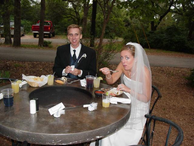 2002/10(Oct)/08(Wedding-Part-2)/640x480_2002-10-EM-WEDDING.JPG
