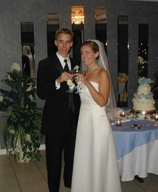 2002/10(Oct)/08(Wedding-Part-2)/640x480_2002-10-FC-WEDDING.JPG