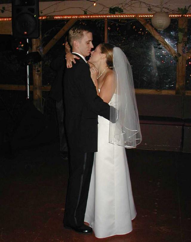 2002/10(Oct)/08(Wedding-Part-2)/640x480_2002-10-FH-WEDDING.JPG