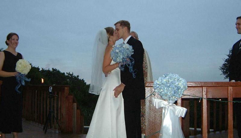 2002/10(Oct)/08(Wedding-Part-2)/800x600_2002-10-CX-WEDDING.JPG