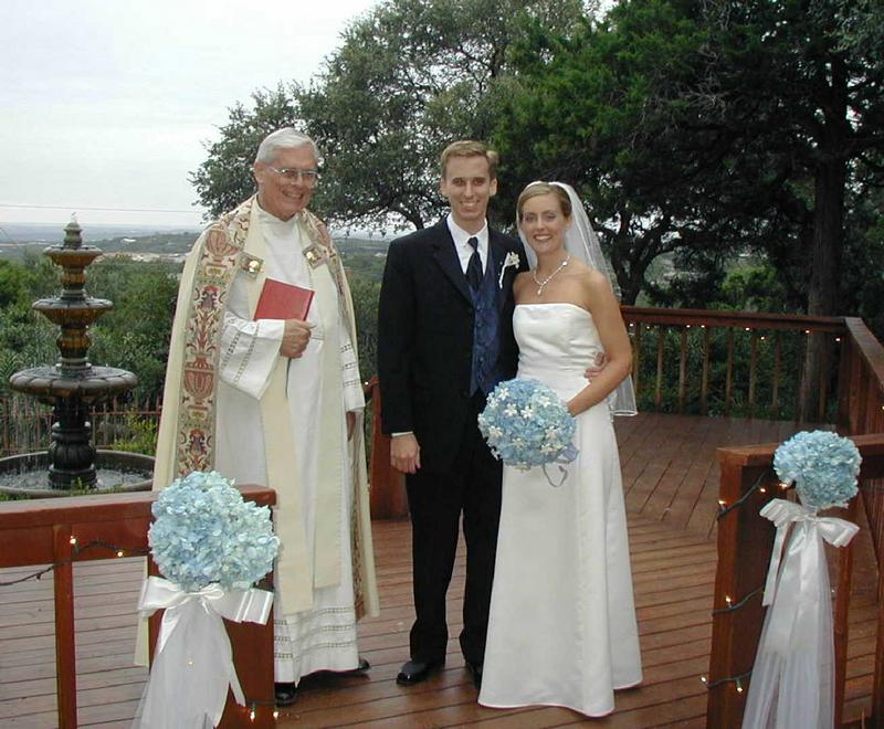 2002/10(Oct)/08(Wedding-Part-2)/800x600_2002-10-DG-WEDDING.JPG